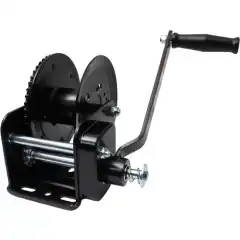 Tilhengervinsj med automatisk brems og frittslippsfunksjon. WTs 727 kg vinsj med autobrems er sv&aelig;rt brukervennlig, og passer til sm&aring; og mellomstore b&aring;ter.