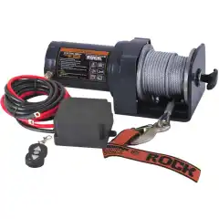 Kraftig, elektrisk b&aring;ttilhengervinsj fra Rock med fjernkontroll. Vinsjen har kapasitet til &aring; trekke 907 kg og anbefales til b&aring;ter opp til 600 kg.