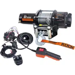 Kraftig, elektrisk b&aring;ttilhengervinsj fra Rock med fjernkontroll. Vinsjen har kapasitet til &aring; trekke 1589 kg og anbefales til b&aring;ter opp til 1050 kg.