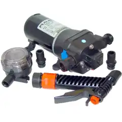 <p>Spylepumpesett fra Flojet med pumpe, spylemunnstykke, hurtigkobling og vannfilter.</p>

