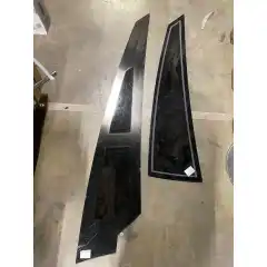 <p>Sett med 2 originale vinduer til styrbord side p&aring; Flipper 760/800 DC.</p>
