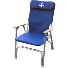 <p>Dekkstolen for sjefsskipperen! Her for du en lekker dekkstol med vakre, lakkerte armlener, h&oslash;y rygg og pute. Den gir topp komfort b&aring;de p&aring; b&aring;ten og p&aring; brygga.</p>
