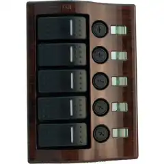 <p>SuperSwitch-brytere ferdig koblet i panel med 5 manuelle sikringer i sort.</p>
