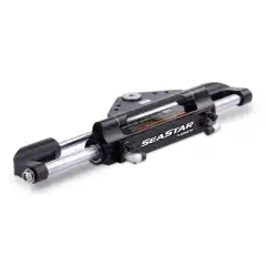 <p>Den nyutviklede SeaStar Tournament sylinderen er videreutviklet for &aring; passe p&aring; til de fleste motorer over 200 HK.</p>
