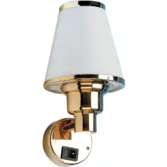 <p>Dekorativ lampett i lakkert messing.</p>
