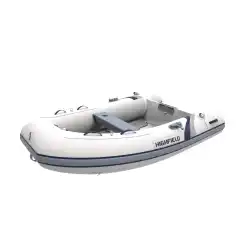 Lett RIB med enkeltbunn aluskrog og tofte. Hvit tube, hvitt skrog.