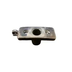 <p>Nedfelt &aring;regaffelbeslag i svart plastikk for utvalgte eldre Pioner modeller.</p>
