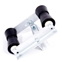 Med 2 sorte kj&oslash;lruller og vugge