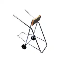 <p>Sammenleggbar motortralle m/hjul i st&aring;l. For motorer opptil opptil 60 kg (20 HK).</p>
