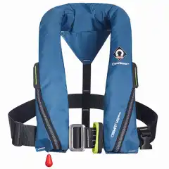 En kompakt oppbl&aring;sbar redningsvest fra Crewsaver - designet med 3D-teknologi. Med harness.
