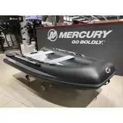 Klassisk Grand dobbeltbunn RIB med tofter og trinn bak.