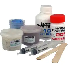 <p>Mini Reparasjons Kit fra West System. Inneholder alt man trenger for &aring; utf&oslash;re en liten reparasjon p&aring; b&aring;ten, hytta eller i hjemmet.<br />
<br />
 </p>
